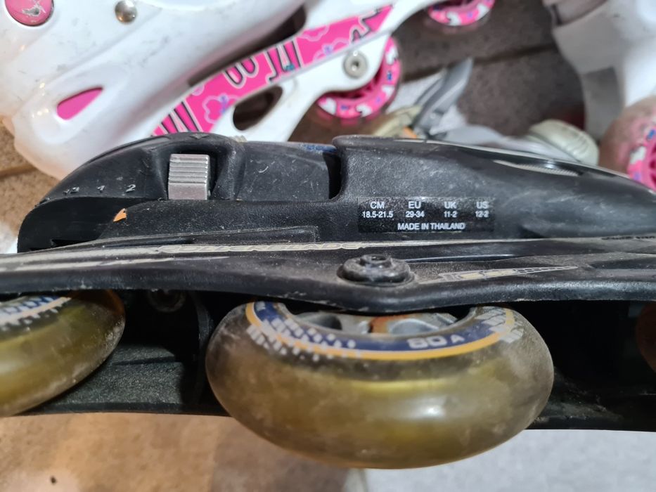 Dois pares de Patins em linha