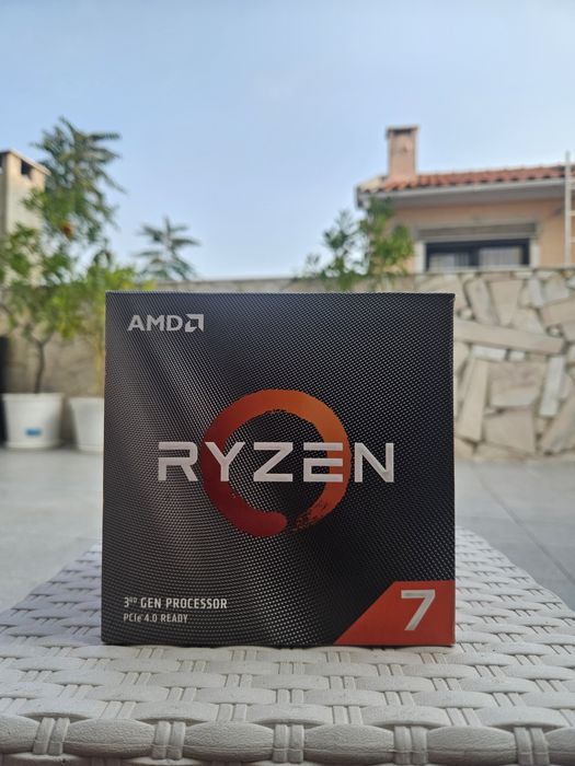 AMD Ryzen 7 3800X