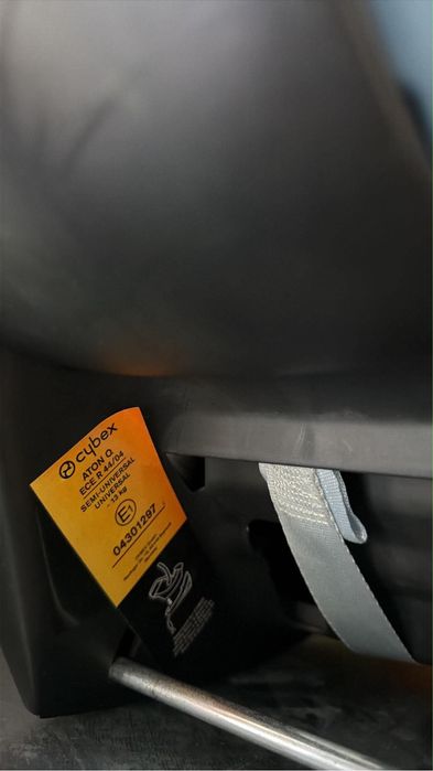 Fotelik samochodowy  Cybex Aton Q + baza ISOFIX Base Q-Fix – stan bardzo dobry
