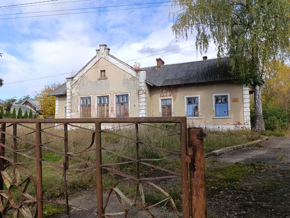Нежитлове приміщення - м. Коломия, вул. Козацька, 1