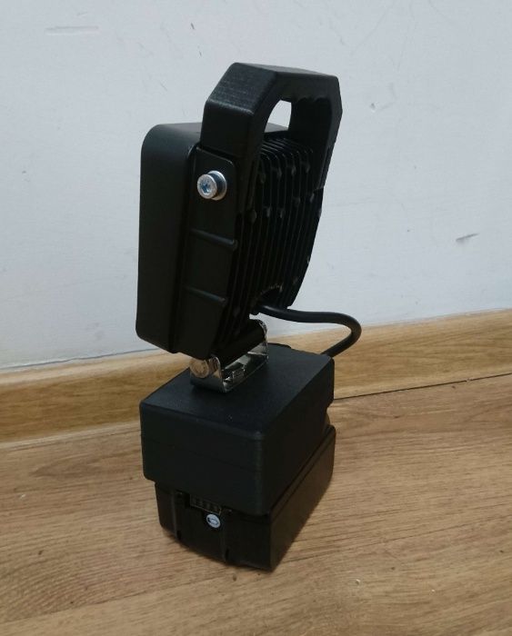 Lampa robocza przenośna halogen LED Makita 18V