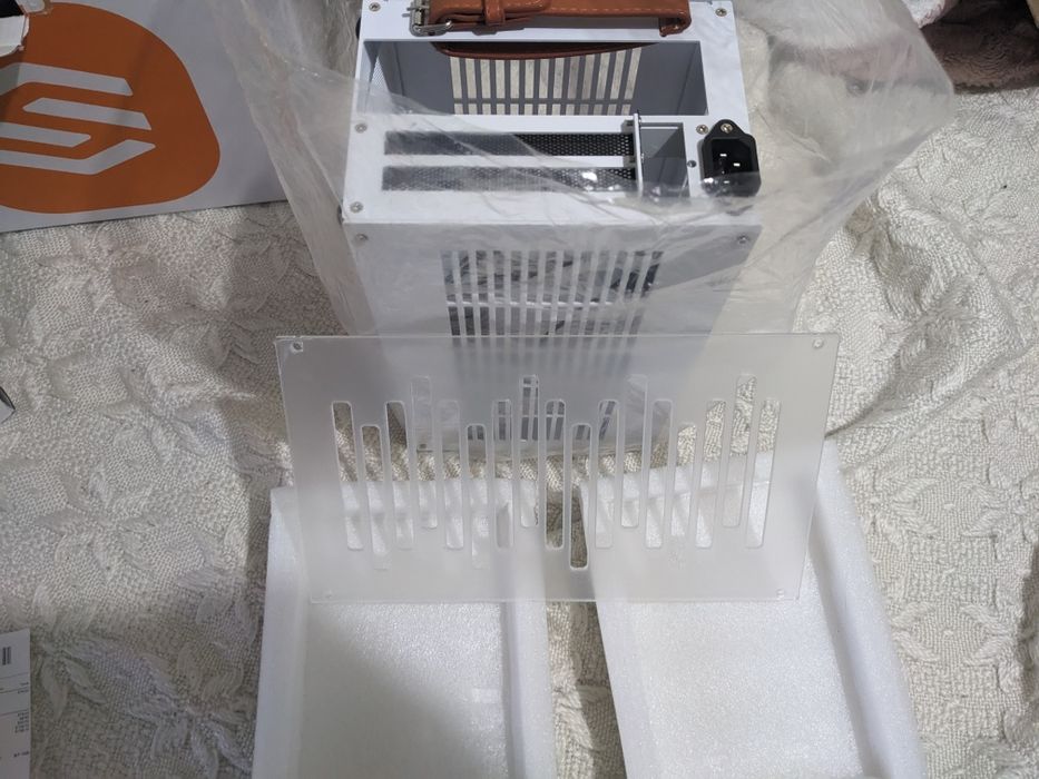 Caixa mini ITX k49 sgpc , branca