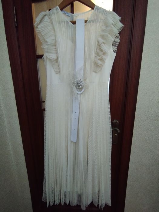 Продам плаття в дуже гарному стані.