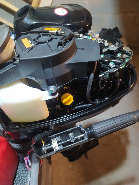 Двигун на човен Hidea