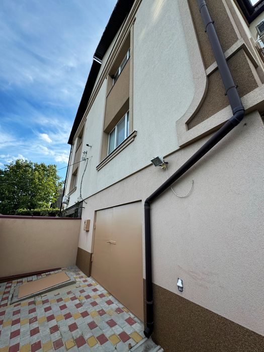 Частина будинку з генератором. Стара Балашівка. Агенція нерухомості