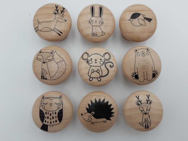 Uchwyty do mebli drewniane do dziecięcego pokoju