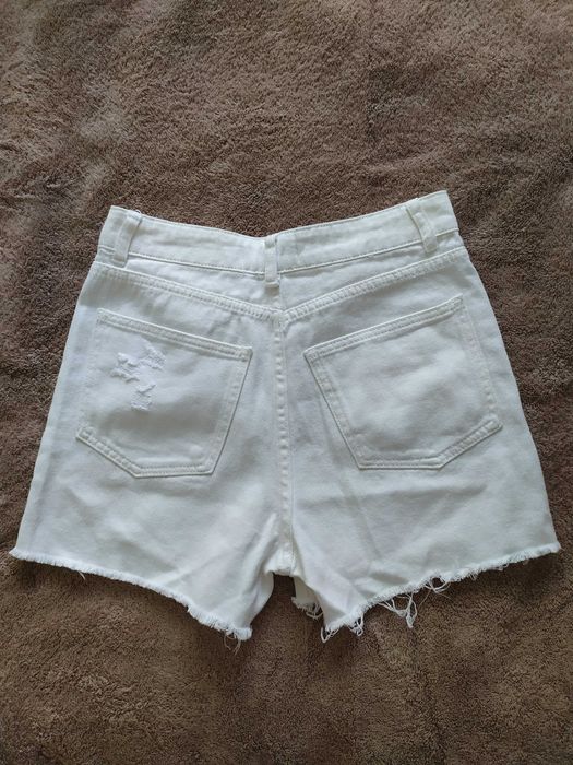 Шорти жіночі білі Cropp 32 (XXS)