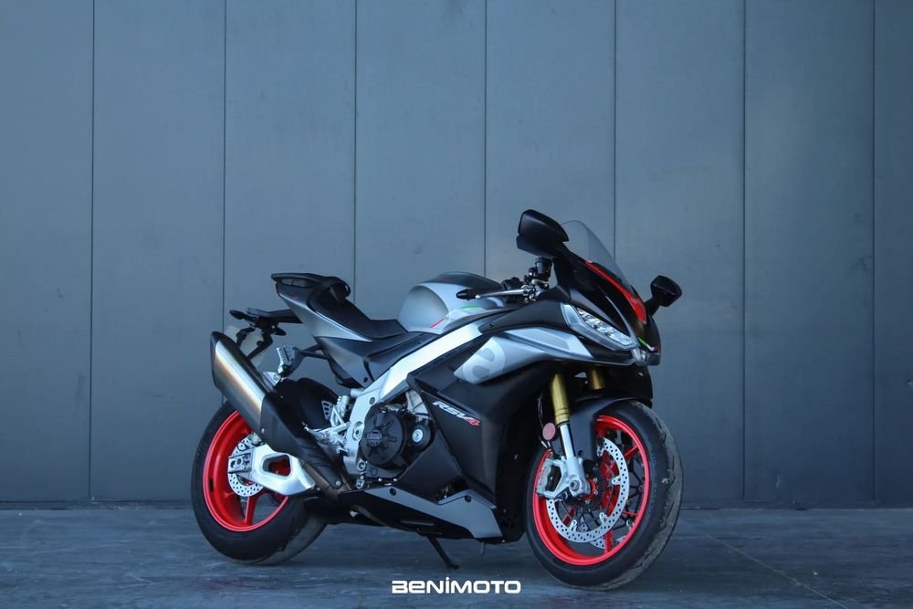 Aprilia RSV  4