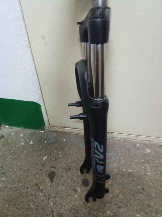 Велосипедна вилка сантур xct 26