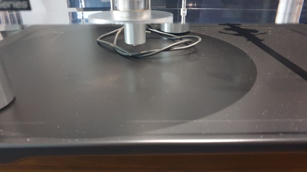 Gira-discos Basis 1400 Signature series + Braço Rega RB300