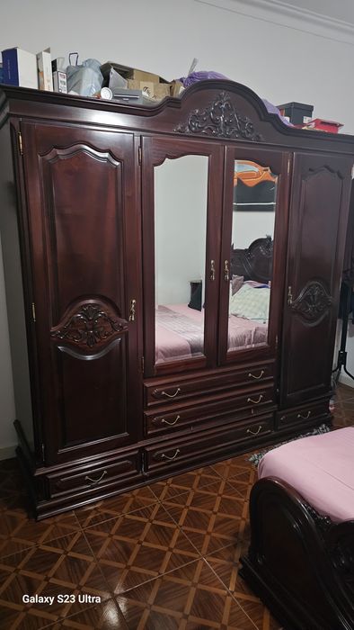Mobília de quarto completa em mogno