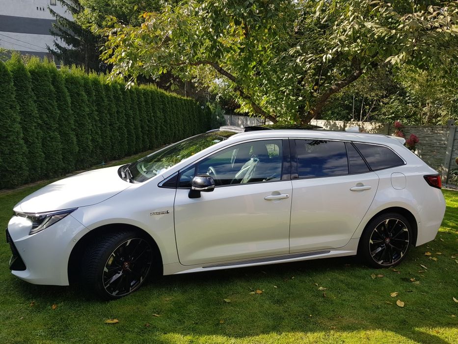 Toyota Corolla 2.0 hybrid  e21 sprzedam lub zamienię.-Head up panorama