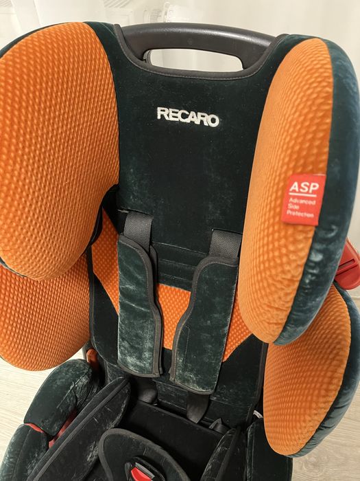 Прожам автокрісло Recaro Young Sport в гарному стані (15-36 кг)