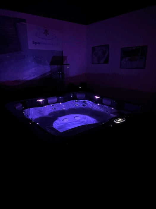 Wanna Jacuzzi Viskan TROLLO – Luksusowy hydromasaż dla 6 osób, 26 dysz