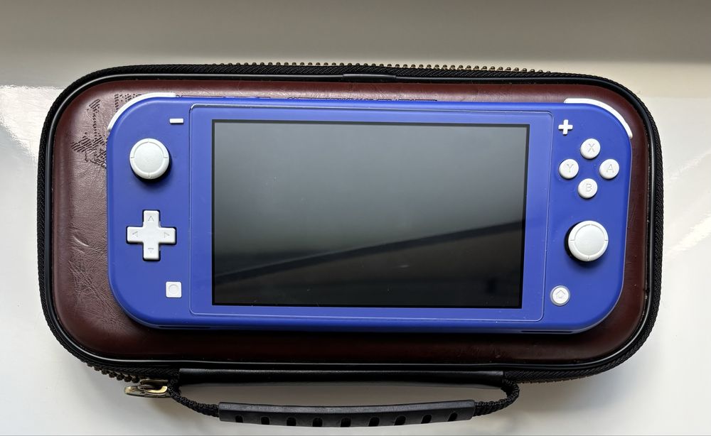 б/в Nintendo Switch Lite синя 32 gb + 128 gb sd