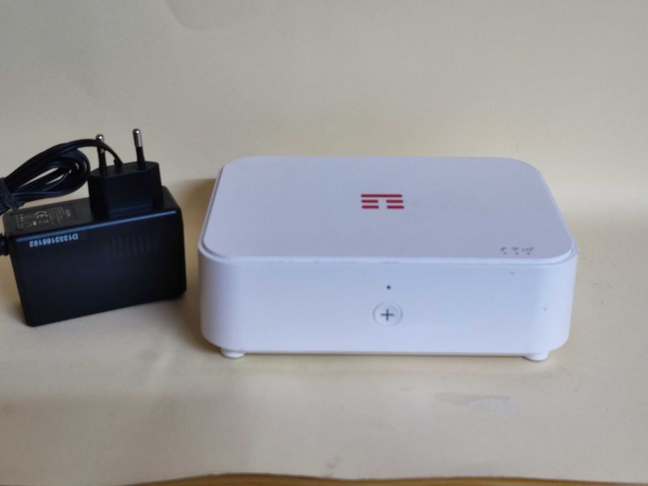 600mbps 4G+ Askey RTL 6100 Cat.11/12 Router SIM