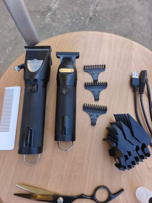 Conjunto de máquinas de Barbeiro, Máquina de corte e de  barbear como NOVAS mostrador digital de bateria