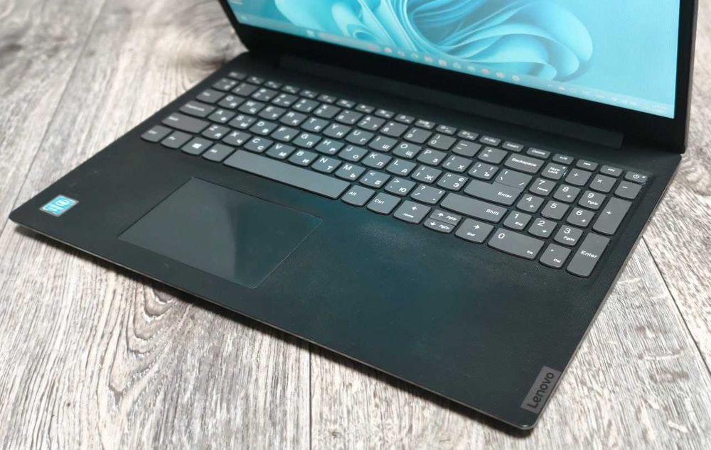 ноутбук Lenovo IdeaPad S145