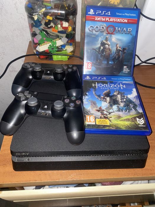 Ігрова приставка Sony Playstation 4 slim + 2 геймпада