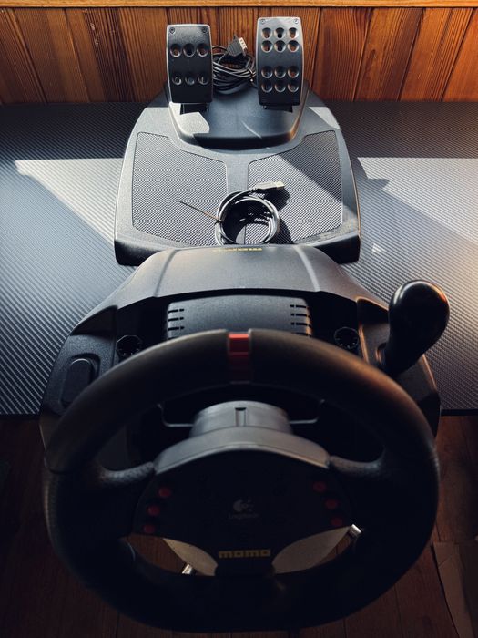 Logitech MOMO Racing wheel