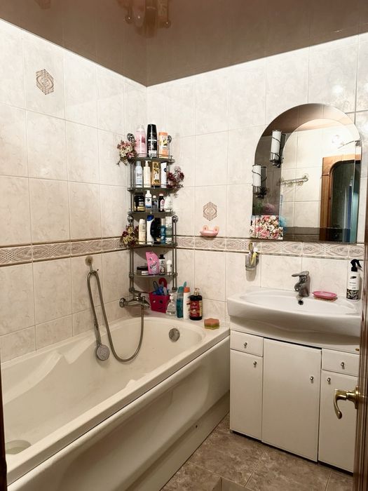 Вул.Ю.Коваленка ( колишня Конєва-Велмарт)