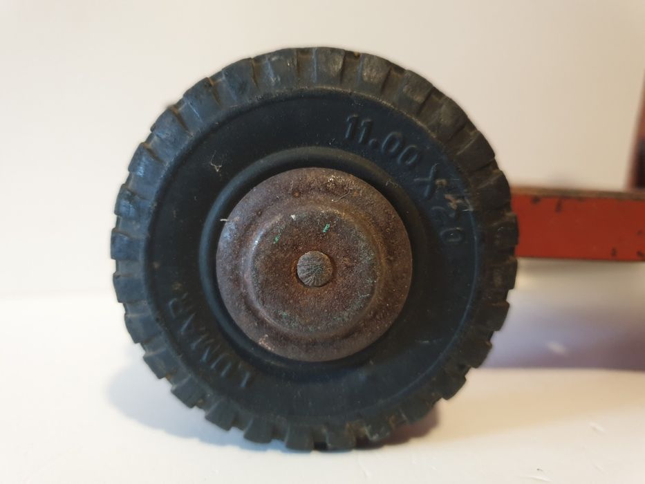 Antigo brinquedo em chapa camião de reboque americano Toy Truck