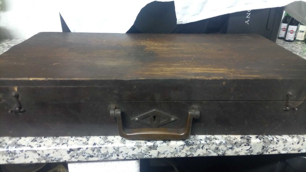 Antiga caixa ferramentas aprendizes oficinas CP, comboios