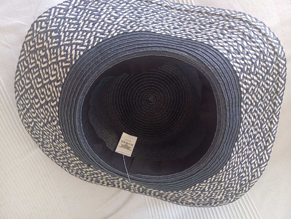 Chapéu de papel entrançado, azul escuro