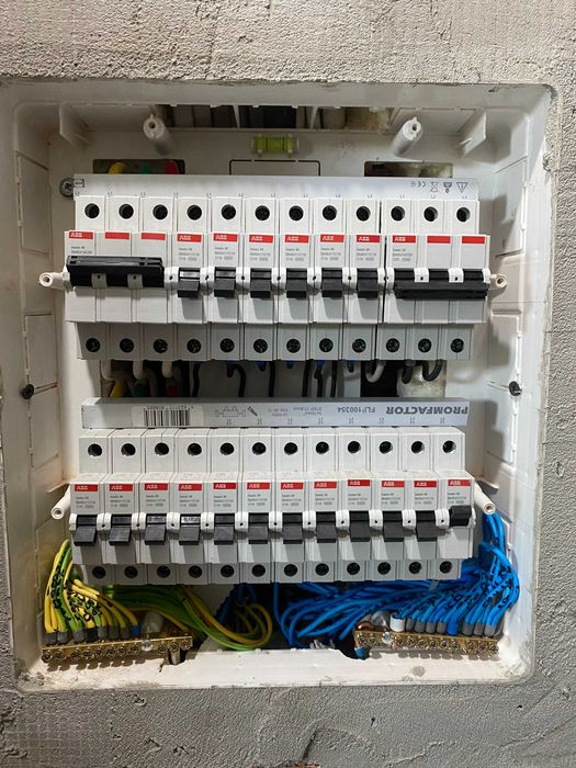 Електрик - професійний електромонтаж у будинках, квартирах, офісах