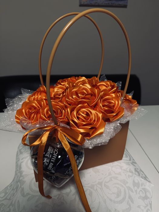 Kwiaty sztuczne, róże z wstążki