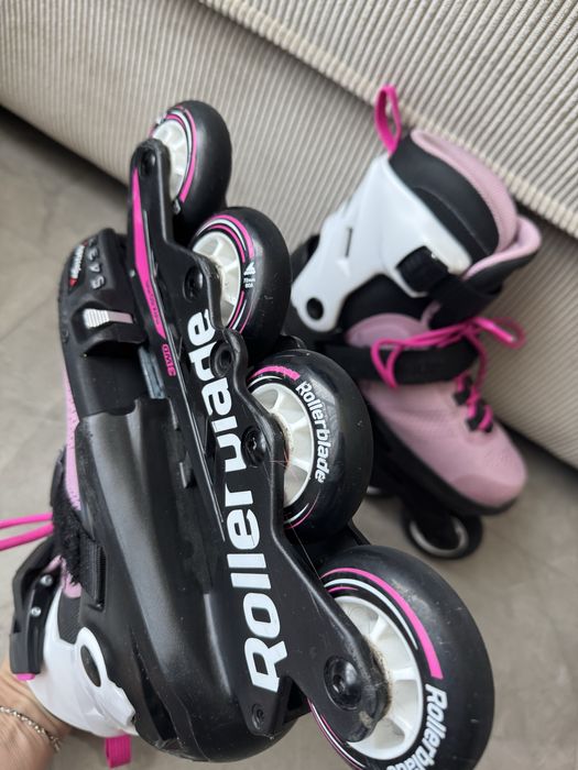 Комплект: ролики Rollerblade 33-36,5, захист, шолом, сумка