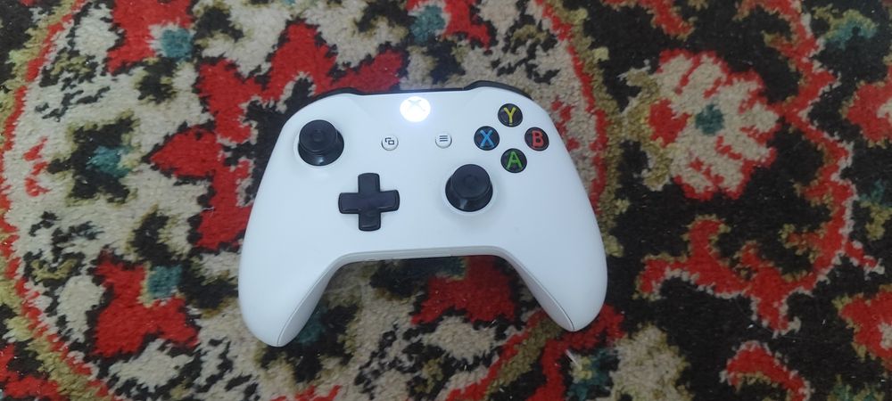 Ігрова приставка Xbox one x 1 ТБ