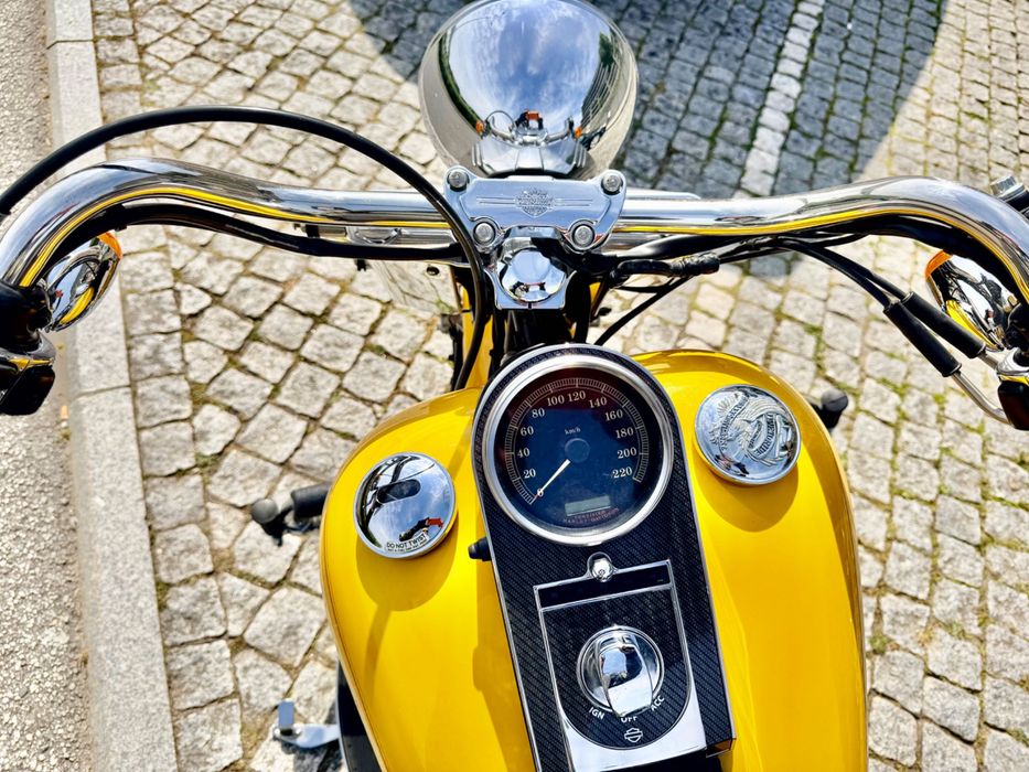 Harley Davidson Fat Boy FLSTF  Yellow  Pearl - troco por carro