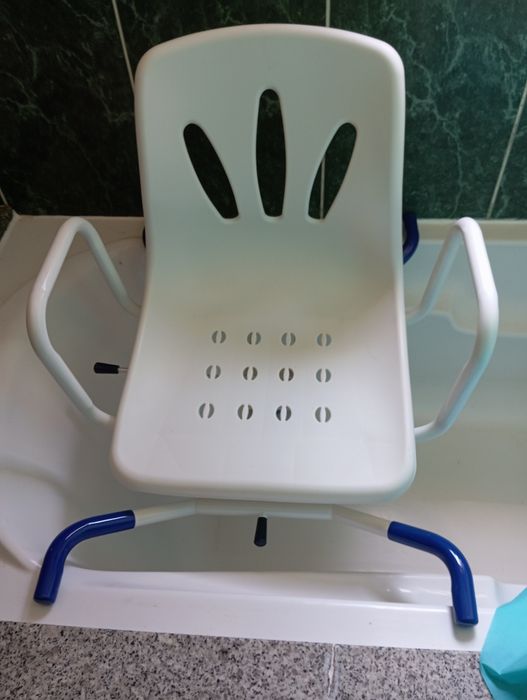 Cadeira de Banho Rotativa NOVO (Ponte de Lima) - 65€
