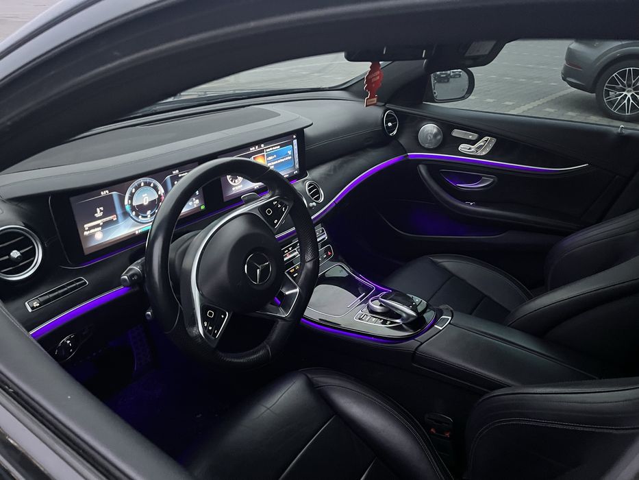 Mercedes w213 220d Amg 4x4 mały przebieg  ,dociągi ,multibeam led