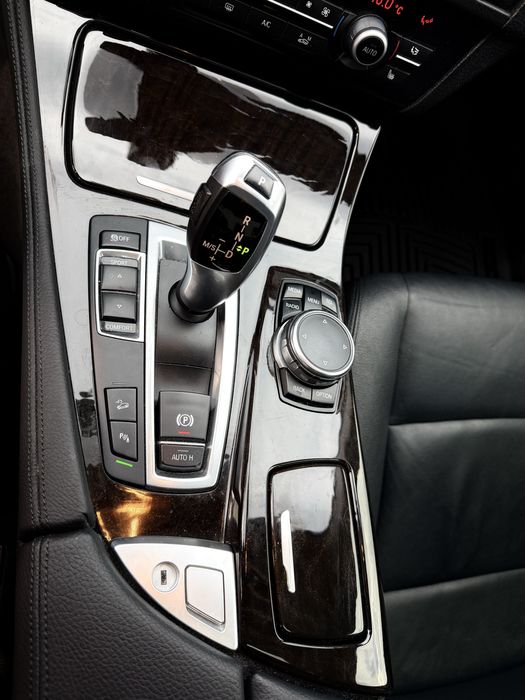 BMW F10 528i xDrive 2014 року 168тис. Пробігу M-look рестайлінг