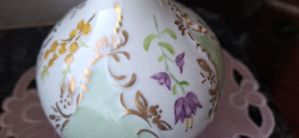 Porcelanowy reliefowany Edelstein