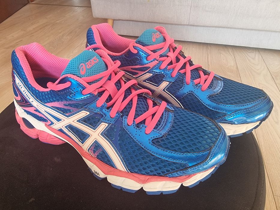 Buty sportowe damskie