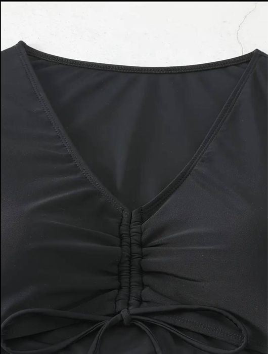 чорний купальник з мікродайвінгу на затяжках топ v-вирізом та шортики