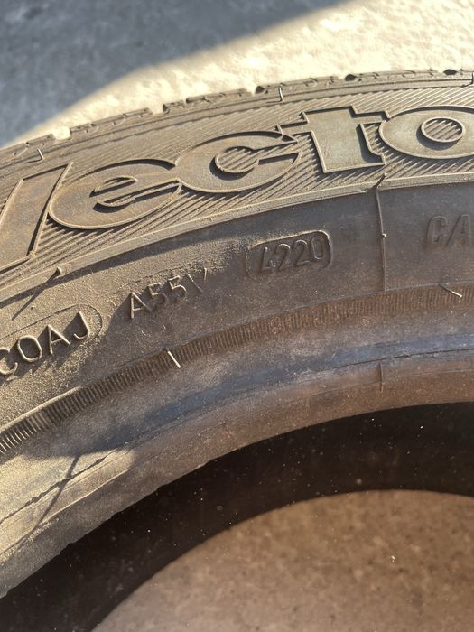 225/55 r17C Goodyear  cargo vector