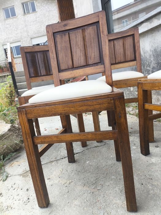 Conjunto de 4 cadeiras vintage em madeira maciça