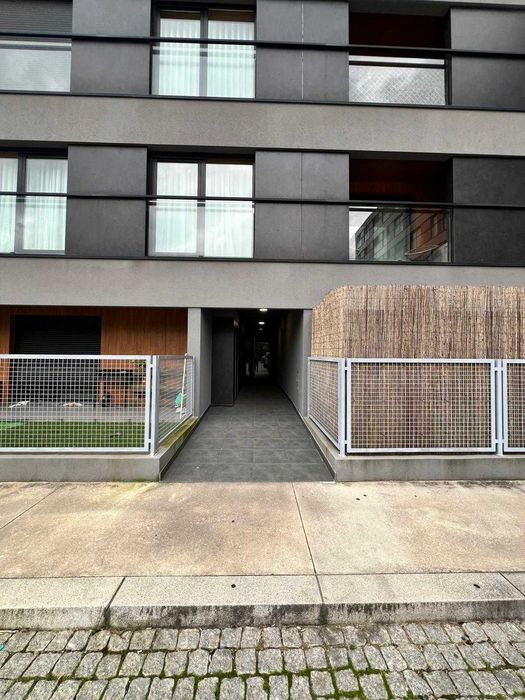 Apartamento T1 + Pátio Ext. + Parque Coberto / Porto - Asprela - Hospital São João