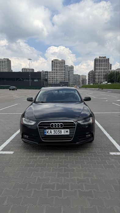 Продам Audi A4 2012