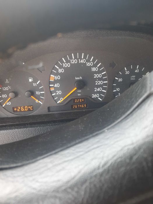 Mercedes-Benz C 200 — fotografia 5