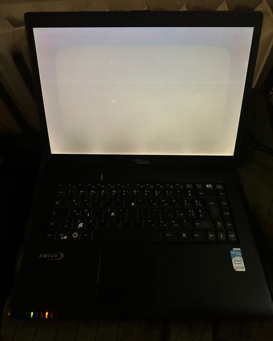 Ноутбук Fujitsu-Siemens AMILO Li 2732