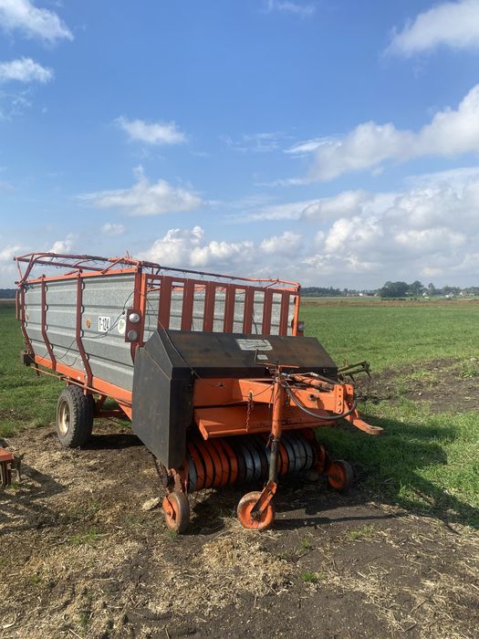 Sprzedam przyczepe zbierającą t-124
