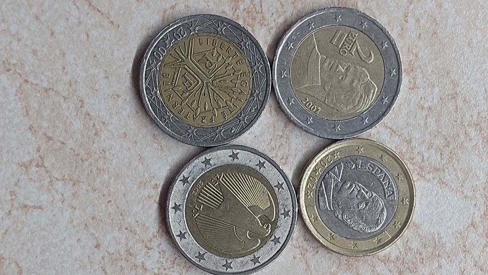 Продам монеты разные