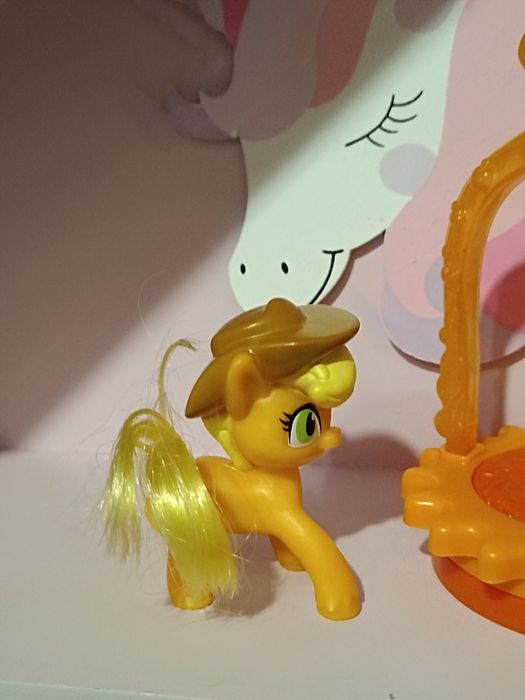My Little Pony Applejack karuzela McDonald's G4 Hasbro figurka MLP
