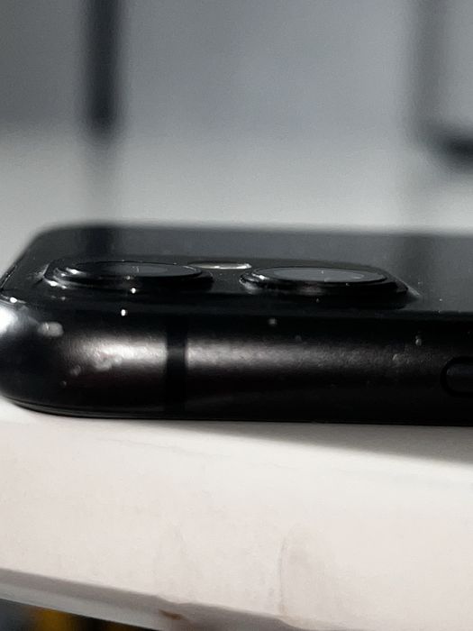 Iphone 11 в хорошому стані