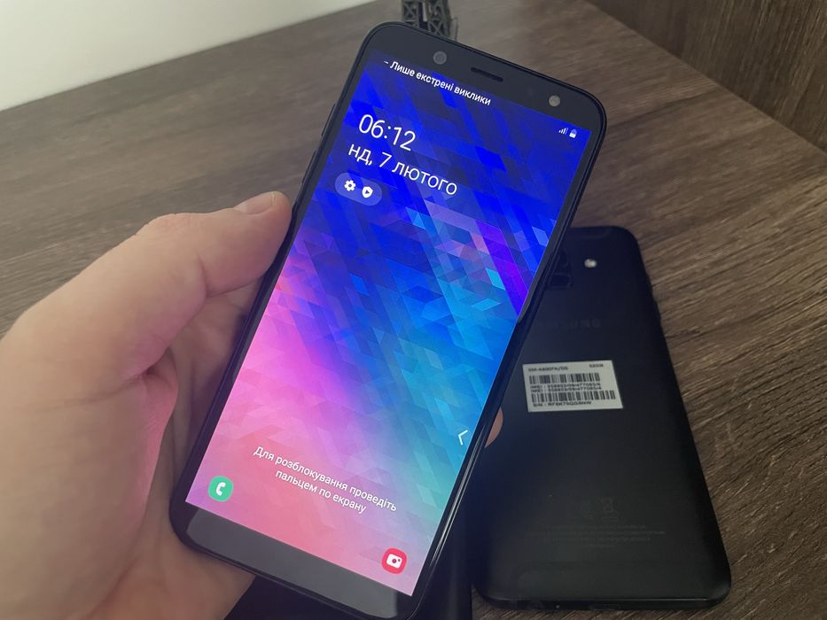 Смартфон Samsung Galaxy A6 SM-A600FN/DS 3/32гб 2сім NFC, сканер пальця